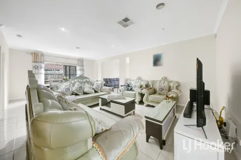 Property photo of 44 Fieldstone Way Brookfield VIC 3338