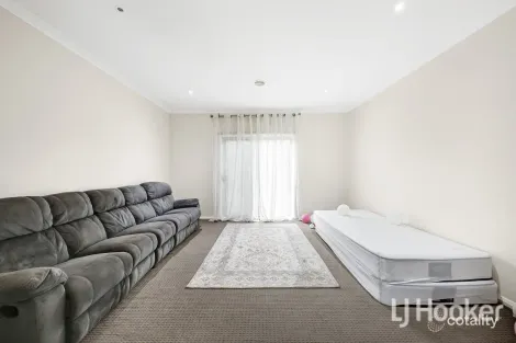 Property photo of 44 Fieldstone Way Brookfield VIC 3338