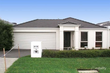 Property photo of 35 Wilona Way Berwick VIC 3806