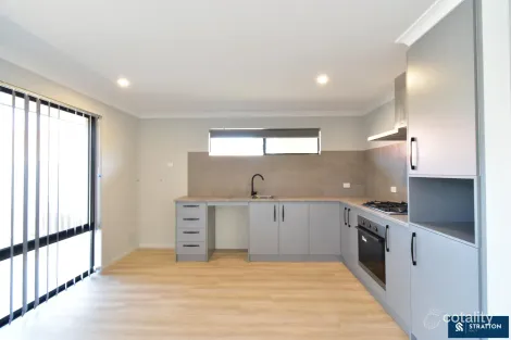 15 Lauri Ct, Parkwood, WA 6147