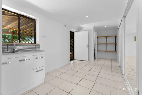 Property photo of 3 Olbern Crescent Yamanto QLD 4305