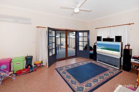 Property photo of 17 Roxburgh Street Stockton NSW 2295
