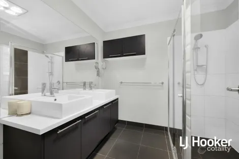 Property photo of 19 Balmain Circuit Wallan VIC 3756