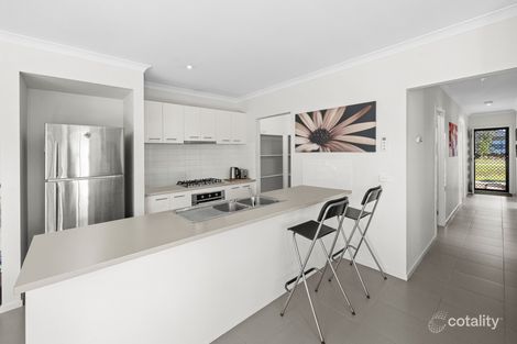 Property photo of 16 Muswell Walk Wyndham Vale VIC 3024