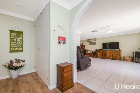 Property photo of 11 Serena Grove Mount Nasura WA 6112