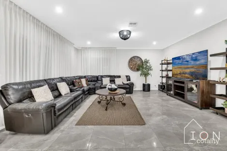 Property photo of 39 Encore Boulevard Cranbourne South VIC 3977