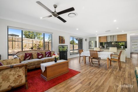 Property photo of 52 Honeyeater Crescent Moggill QLD 4070