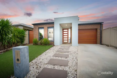 Property photo of 2/7 Rissmann Drive Horsham VIC 3400