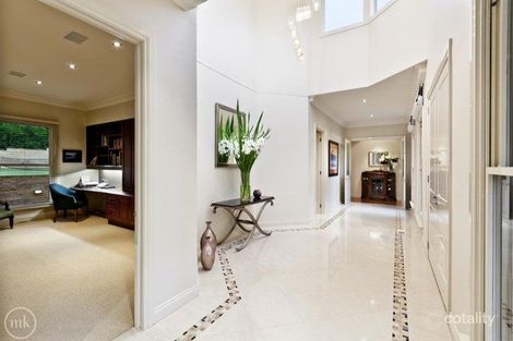 Property photo of 14 Woodfull Road Lower Plenty VIC 3093