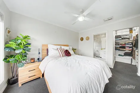 Property photo of 2/7 Rissmann Drive Horsham VIC 3400