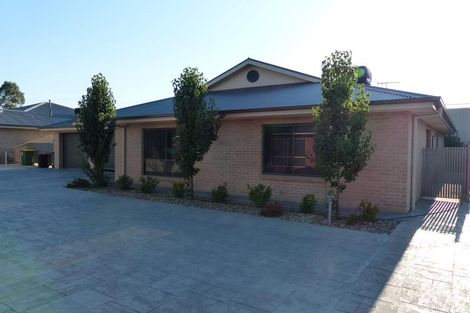 Property photo of 2/585 Livermore Street Lavington NSW 2641