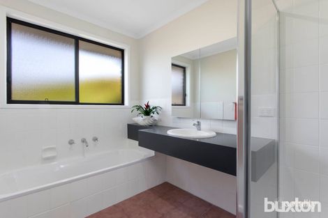 89 Wingarra Dr, Grovedale, VIC 3216