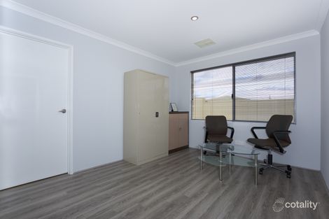 Property photo of 17 Arawatta Loop Madora Bay WA 6210