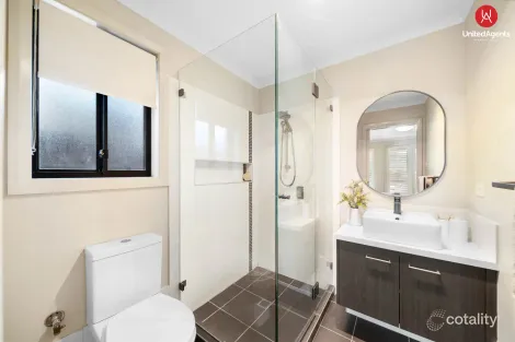 Property photo of 3 Dobroyd Drive Elizabeth Hills NSW 2171