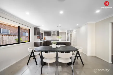 Property photo of 3 Dobroyd Drive Elizabeth Hills NSW 2171