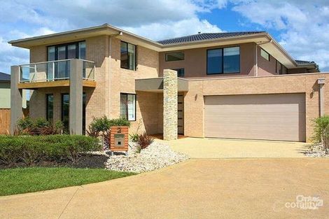 2 Parkhart Cir, Sandhurst, VIC 3977