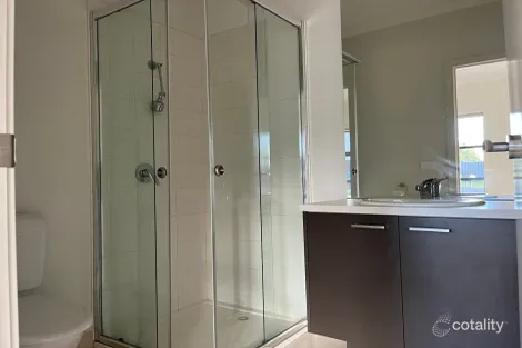 Property photo of 35 Frontier Circuit Tarneit VIC 3029