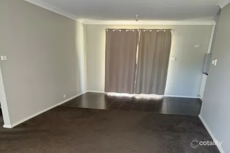 Property photo of 9 Lachlan Close Young NSW 2594