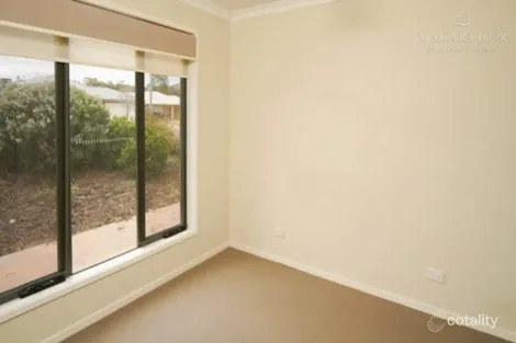 Property photo of 36 Bradman Drive Boorooma NSW 2650