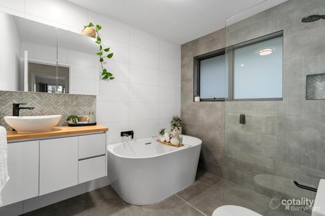 Property photo of 42 Meruka Drive Eltham VIC 3095