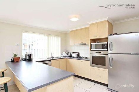 Property photo of 17 Maculata Place Manor Lakes VIC 3024