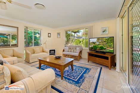 Property photo of 32 Lakeside Way Lake Cathie NSW 2445