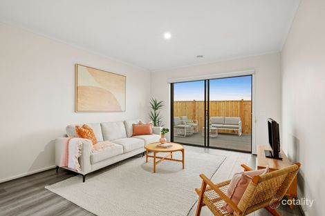 14 Gilroy Cres, Charlemont, VIC 3217