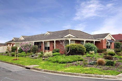 27 Broughton Dr, Highton, VIC 3216