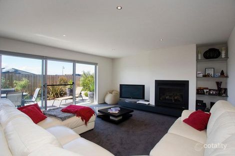 Property photo of 2 Lowdon Place Torquay VIC 3228