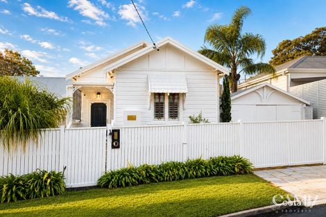 17 Croydon St, Mayfield, NSW 2304