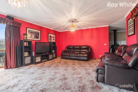 Property photo of 9 Skipton Place Endeavour Hills VIC 3802