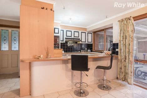 Property photo of 9 Skipton Place Endeavour Hills VIC 3802