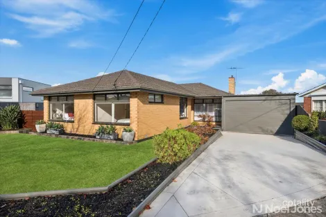 1 LINDEN CT, DONCASTER, VIC 3108