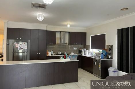 Property photo of 49 Eltham Parade Manor Lakes VIC 3024