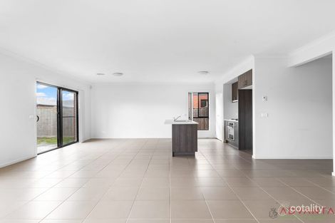 Property photo of 3 Surrey Grove Point Cook VIC 3030
