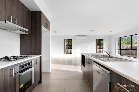 Property photo of 3 Surrey Grove Point Cook VIC 3030