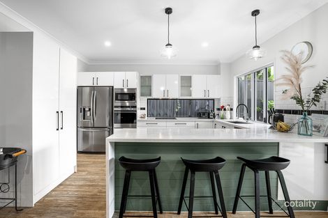 Property photo of 81 Uplands Terrace Wynnum QLD 4178