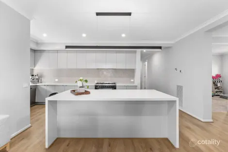 Property photo of 4 Rush Crescent Manor Lakes VIC 3024