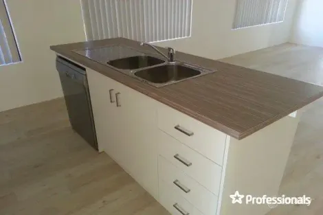 Property photo of 8 Stormking Loop Wandina WA 6530