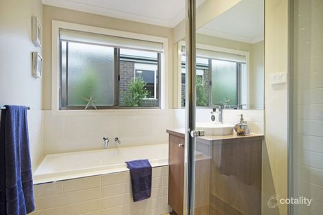 11 Lampard St, Armstrong Creek, VIC 3217