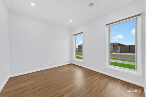 19 GUERNSEY ST, DONNYBROOK, VIC 3064