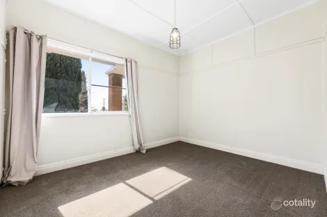 Property photo of 2 Perry Street Harlaxton QLD 4350