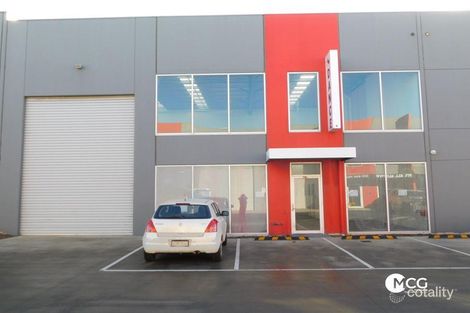 2/39 Eucumbene Dr, Ravenhall, VIC 3023