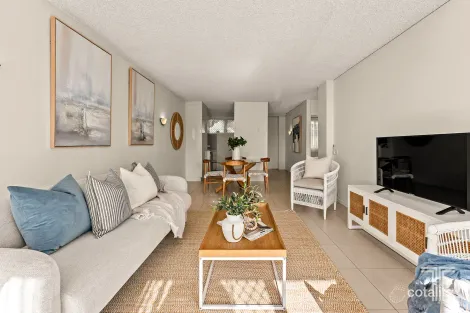 Property photo of 4/223 Cavendish Road Coorparoo QLD 4151