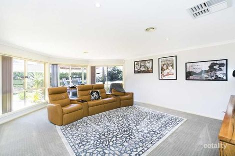 Property photo of 5 Uralba Court Jerrabomberra NSW 2619