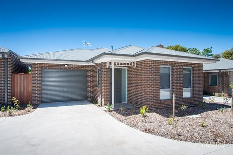Property photo of 2/11 Morrow Road Gisborne VIC 3437