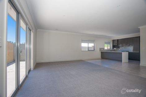 Property photo of 2/11 Morrow Road Gisborne VIC 3437