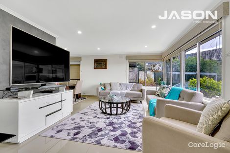 Property photo of 12 Van Court Gladstone Park VIC 3043