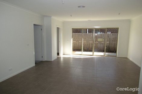 2/6 The Embankment, Kurunjang, VIC 3337
