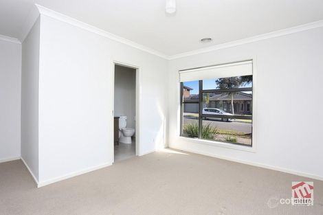 Property photo of 45 Versant Drive Craigieburn VIC 3064